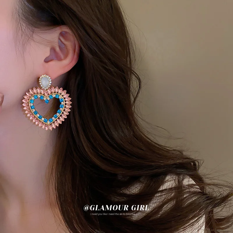 

Женские серьги-капли в виде сердца, с бриллиантами