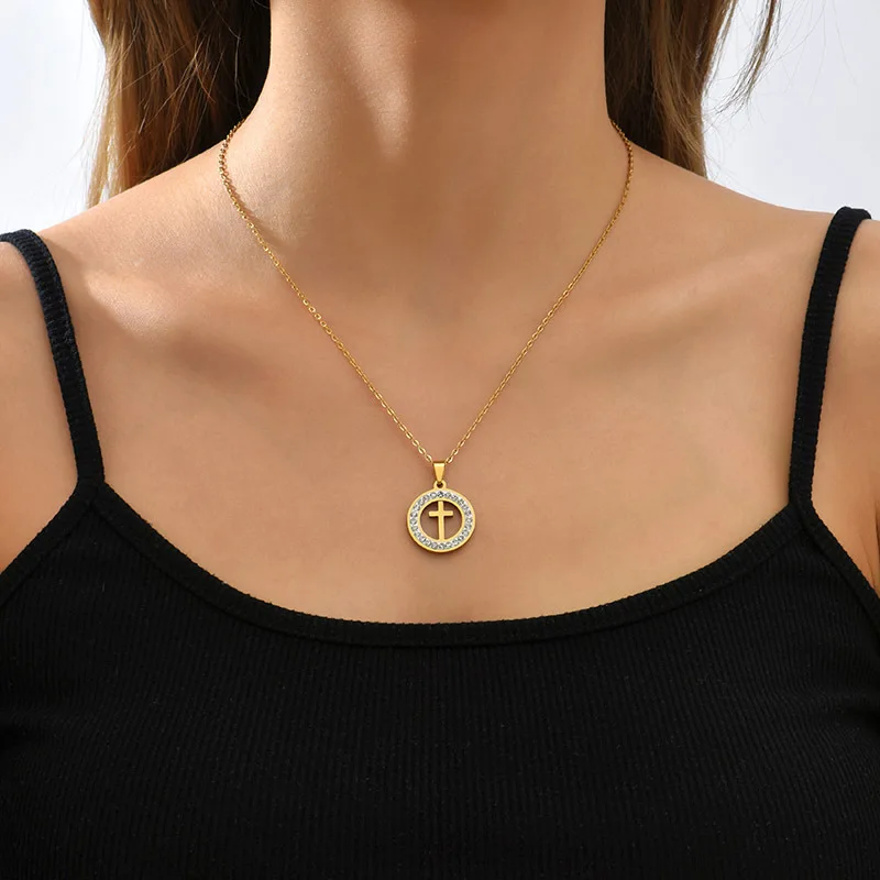 

Vintage Geometric Round Cross Necklace Trendy Personality Rhinestone Pendant Stainless Steel Jewelry for Women Summer Neck Chain