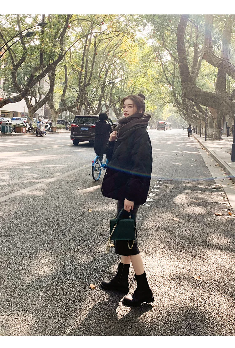 Casual Thin and Light Down Jacket New Women's Short Section Small Person Diamond Shape Hundred Match Warm Thickened Jacket