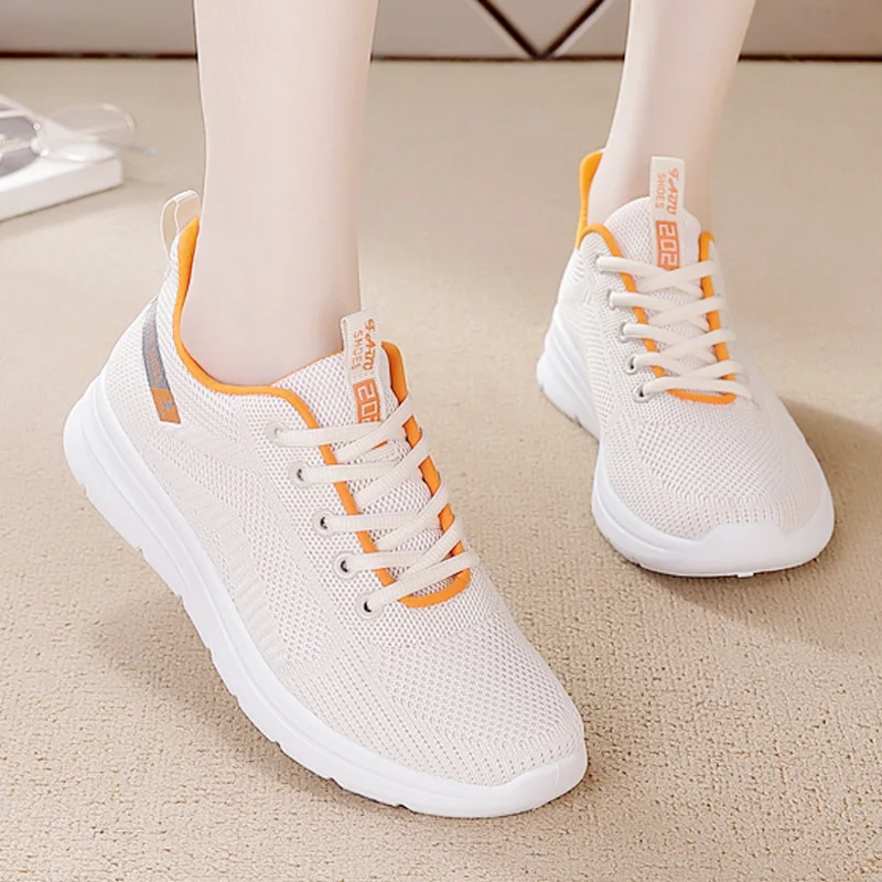 2023 Spring New Sports Shoes Women's Lightweight Soft-Soled Wear-Resistant Square Dance Shoes Middle-Aged Ladies Mother Shoes