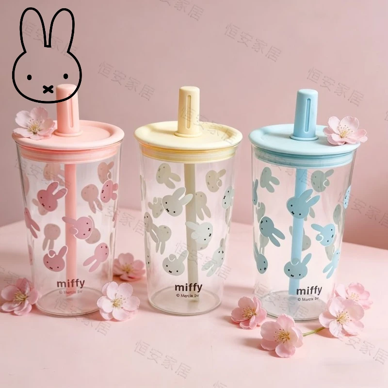 Фото Стеклянная кружка Miffy с трубочкой, милая мультяшная чашка для напитков, большая емкость, стакан для молока и кофе для девочек, термостойкий, готовый подарок №1