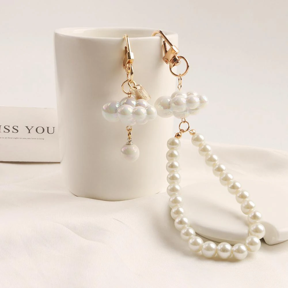 

New Pearl Cloud Car Keychain Pendant Creative Pearl Keychain Accessories Headphone Set Bag Decoration Pearls Pendant