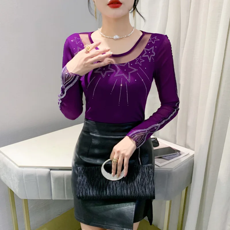 Женская футболка с круглым вырезом черно-фиолетовая тонкая эластичная короткая