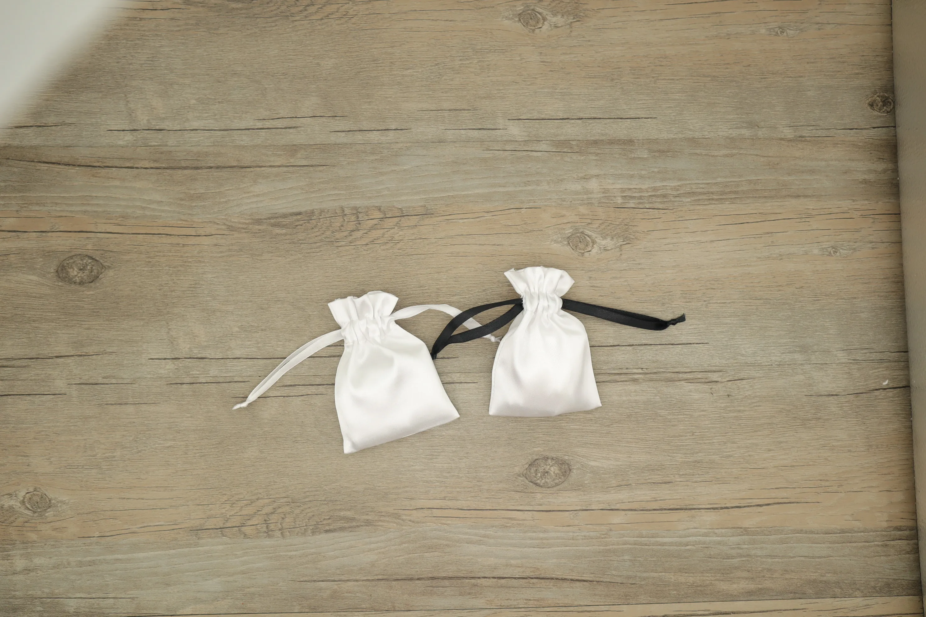 Silk Gift Bags Satin Drawstring Pouch High-quality Champagne Packaging Jewelry Necklace Bead Hair Cosmetic Storage Sachet Logo