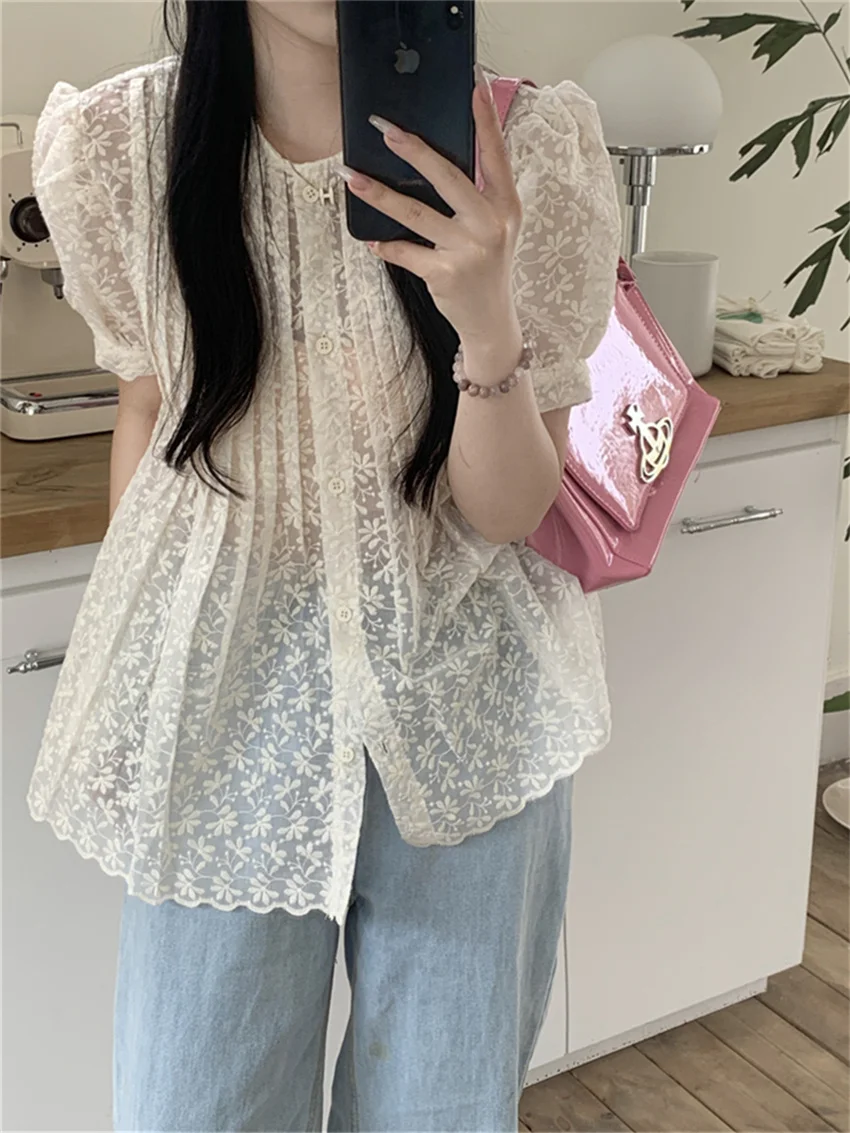 

Блузка Женская приталенная с коротким рукавом и цветочным принтом