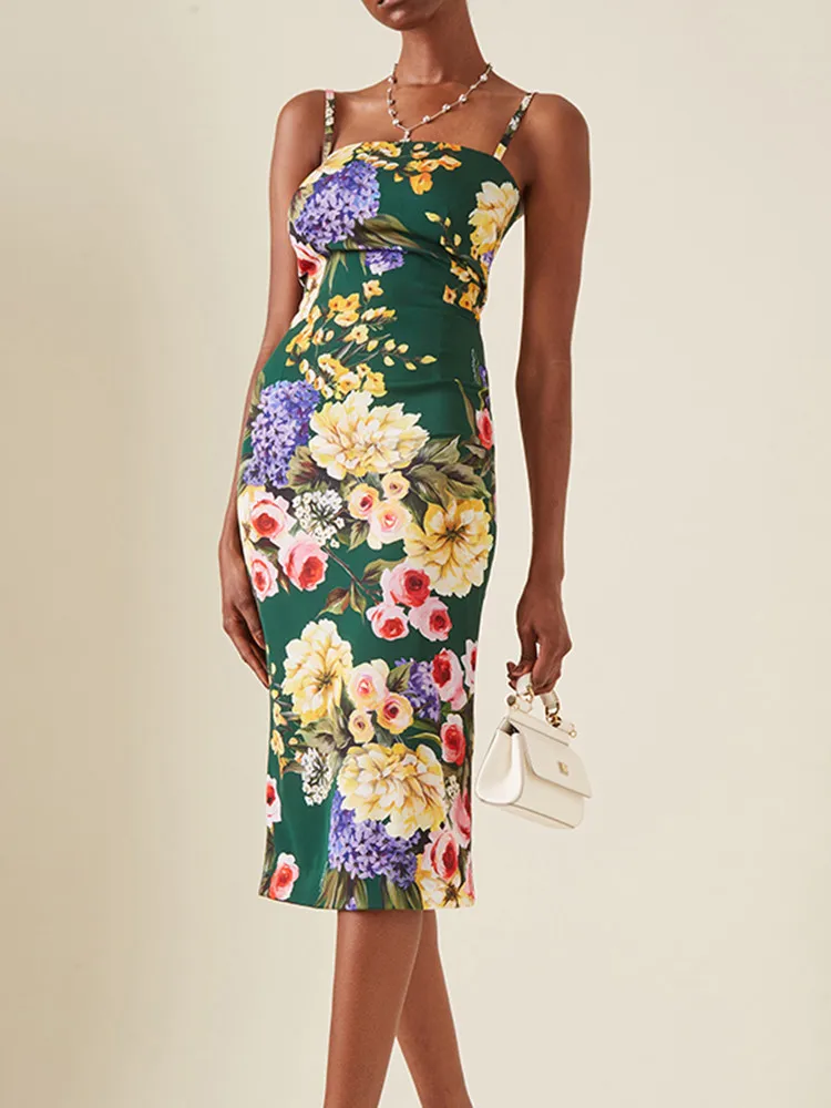 Женское платье с цветочным принтом открытыми плечами и высокой талией