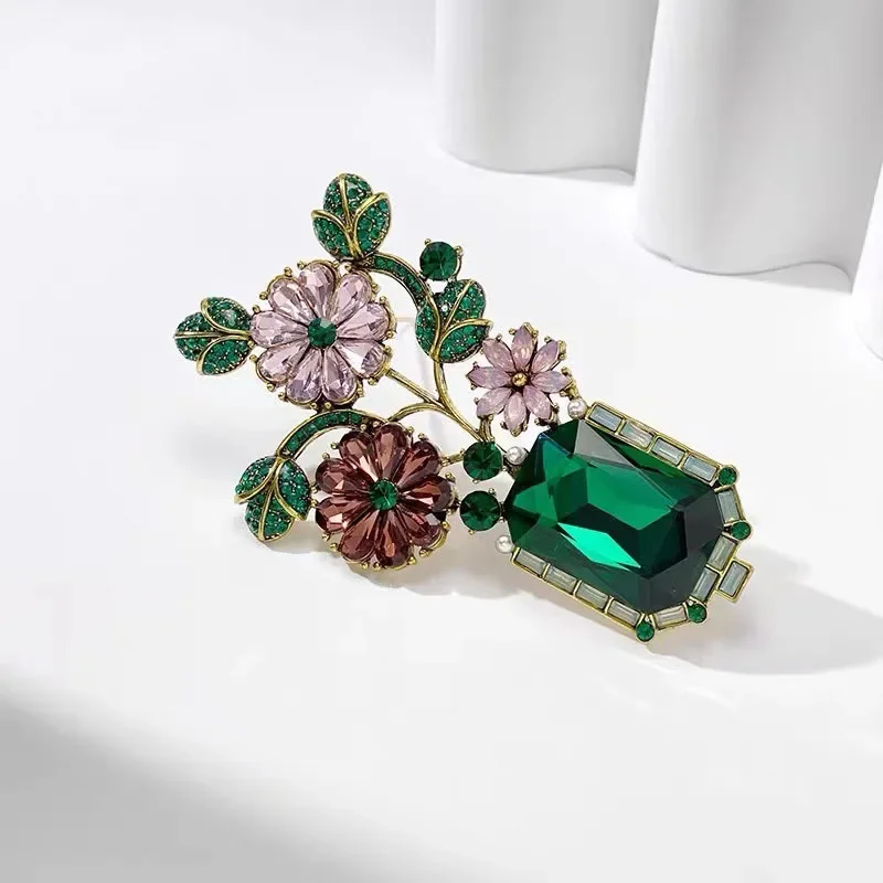 Французская винтажная Высококачественная брошь в виде вазы с зелеными