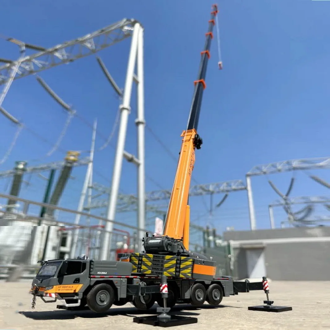 Коллекционная модель вездеходного крана XCMG XCA200L8 масштаба 1/50 коллекционная