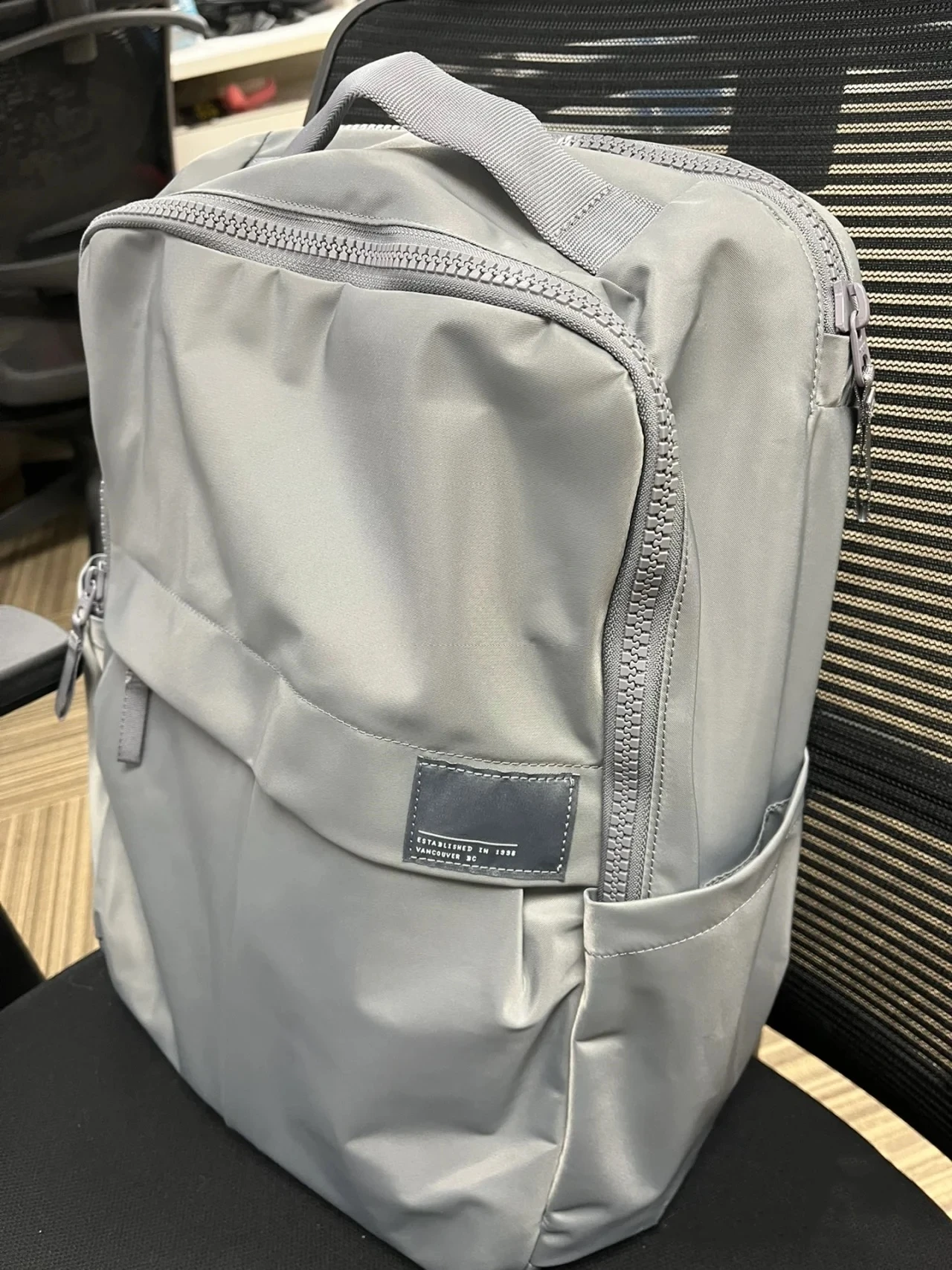 NWT Everyday Backpack 2.0 23L High-capacity Outdoor Sports Travel Backpacks Water-Repellent Fabric Business Computer BagsNWT