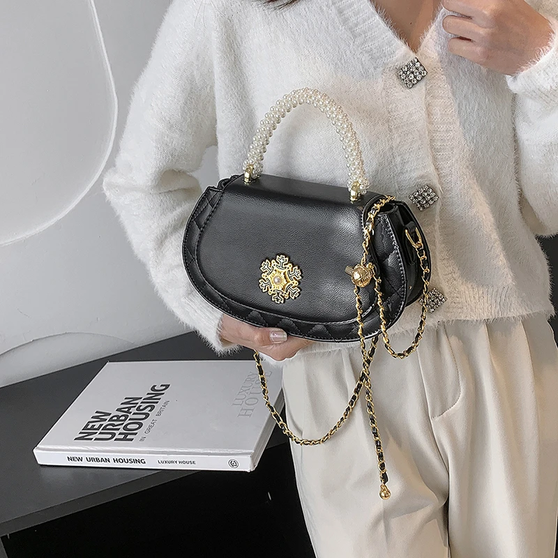 

Retro Pearl Handle Totes Bags For Women 2022 Trendy Vintage Handbag Female Oval Shaped Bags Retro Snowflake Lock Shoulder Bag