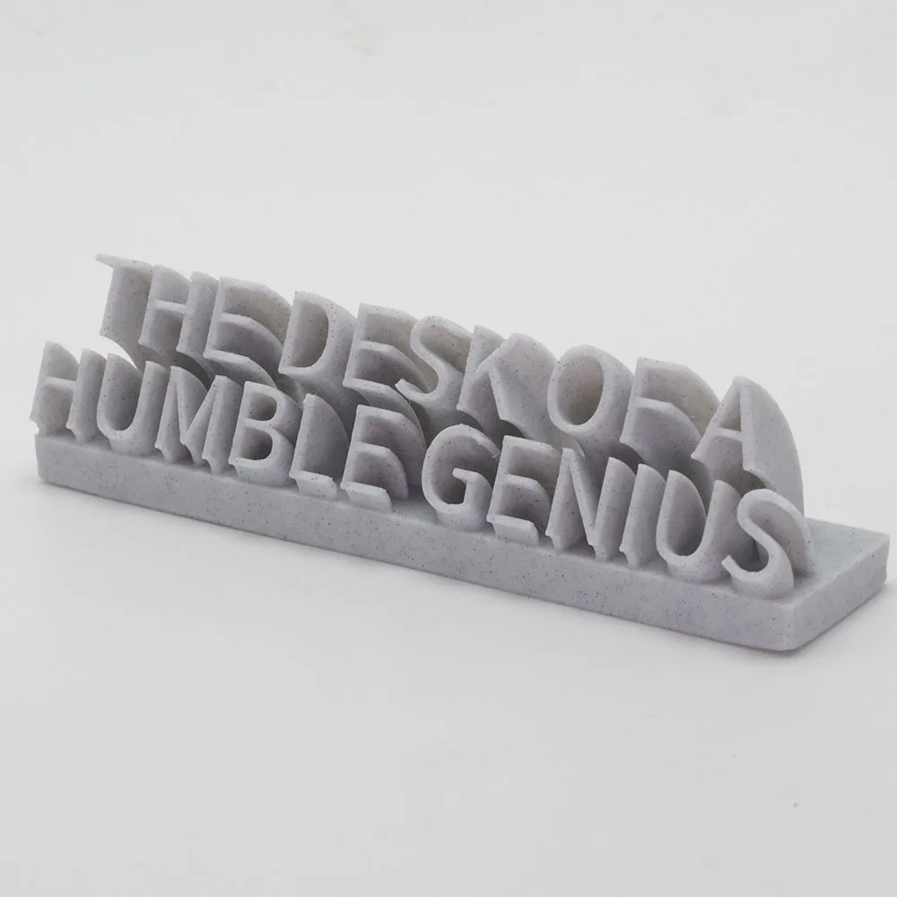 Стол со скромным гением оформление интерьера для дома и офиса подарки