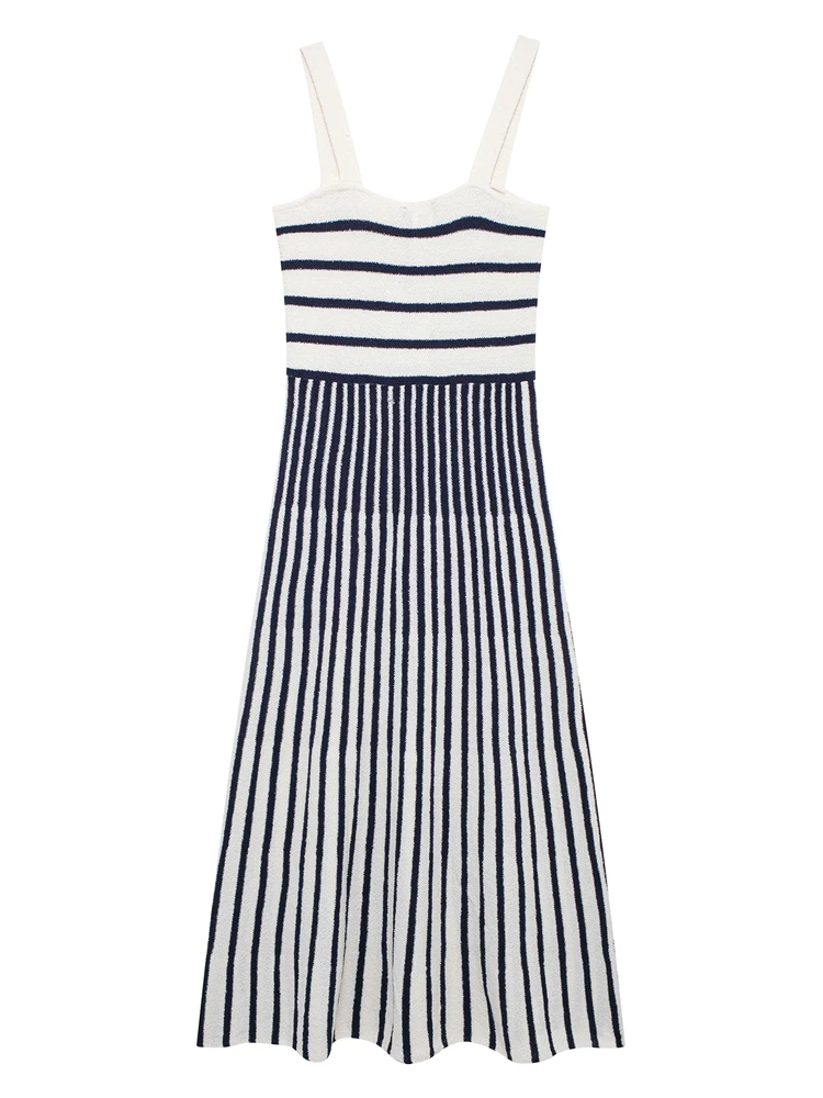 Женское трикотажное платье с широкими бретельками и полосками
