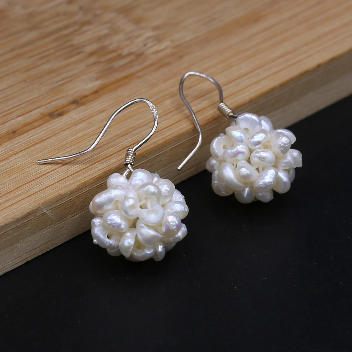 

Trendy Natural Delicate Pearl Stud Earrings Crushed White Pearl Earring for Women Reiki Healing Party Jewelry Gifts