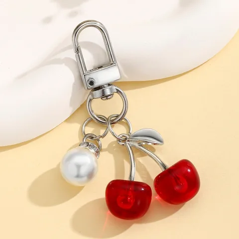 MOONBIFFY Красный брелок с вишней