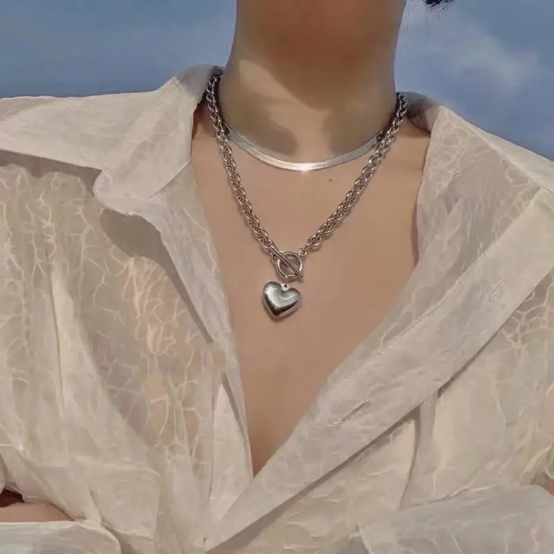 

Korean Style ins Same Retro Love OT Clasp Necklace Metal Peach Heart Punk Short Clavicle Chain