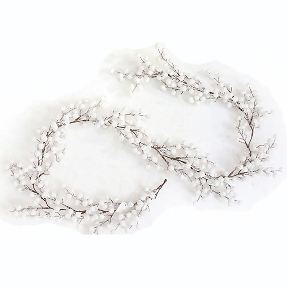 Искусственная рождественская гирлянда из пластика