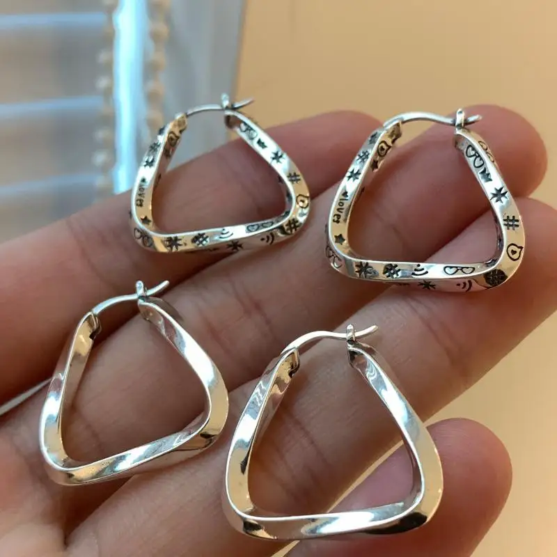 

Fashion Unique Creative Mobius Triangle Graffiti Circle Shape Women Geometric Glossy Earrings Jewelry Accessories Gift