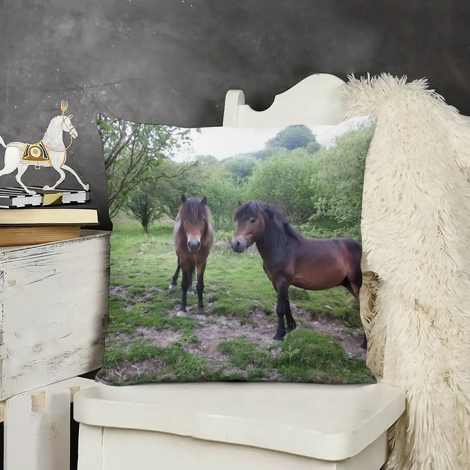 Декоративная подушка Exmoor Ponies декоративные чехлы для дивана наволочка