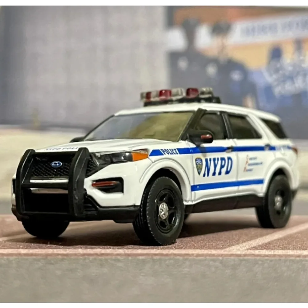 Фото 1:64 2020 Ford Police INTERCEPTOR UTILITY NYPD модель автомобиля из сплава, Коллекционная игрушка, подарок, сувенир, украшение для дисплея №4