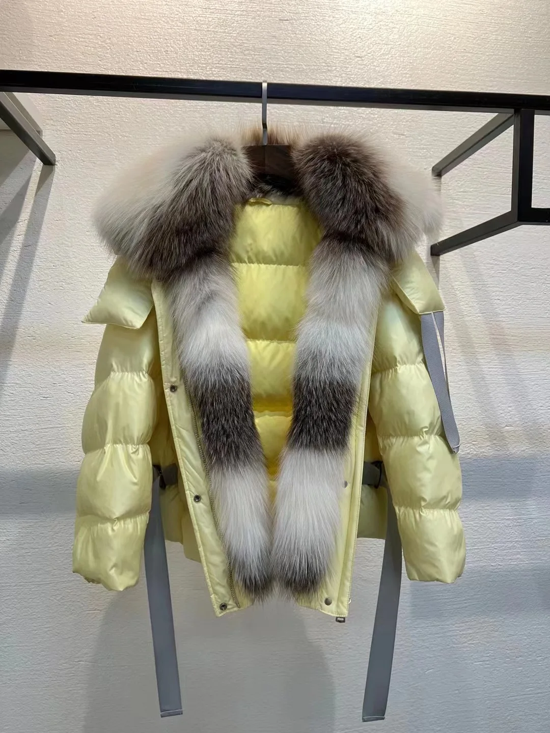 2022 Winter White Goose Down Whole Leather Cross Fox Fur Coat Fox Fur Collar Hooded Detachable Warm Down Jacket Women
