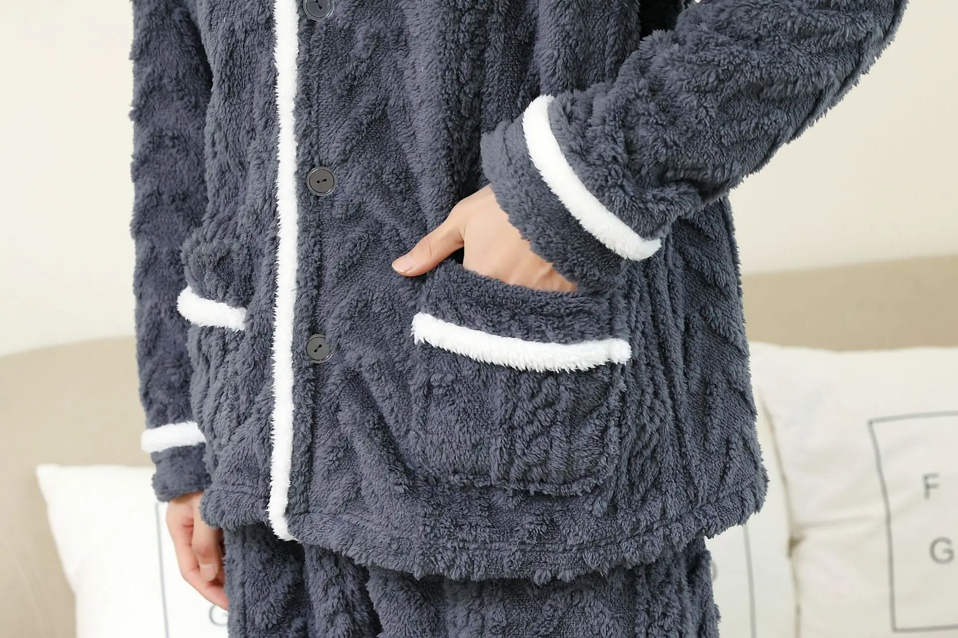 Thicken Autumn And Winter Men Pajama Sets Keep Warm Nightgown Comfortable Soft Sleepwear Suit Pocket Design