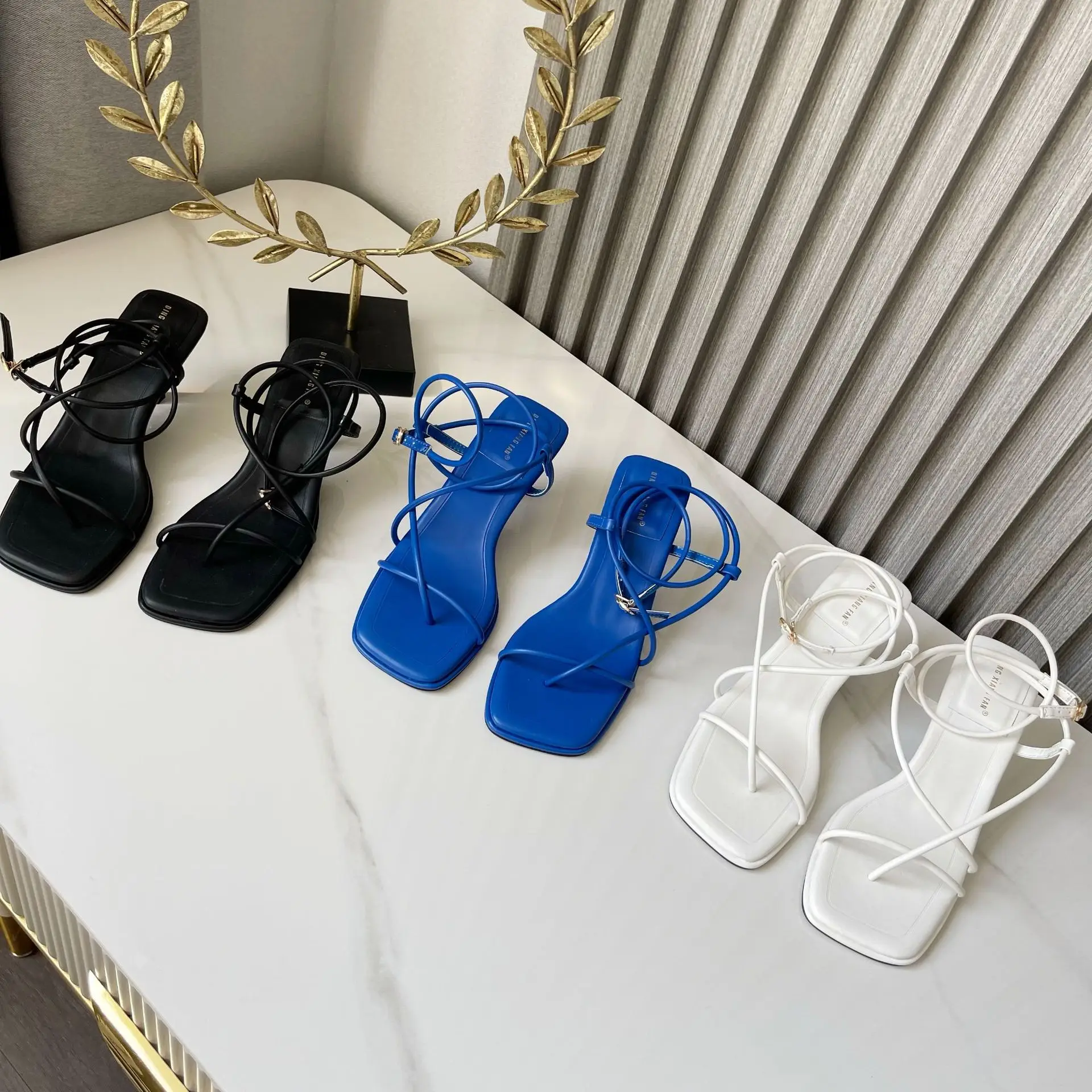 

Босоножки женские на низком каблуке, шлепанцы на платформе, квадратный носок, на шнуровке, высокий каблук, бежевые