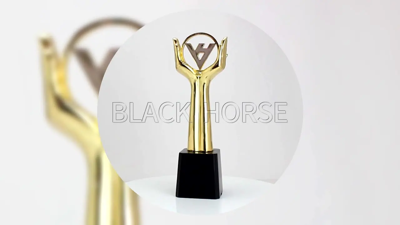 

Promotional Manufacturer Customized Holding Trophies Awards