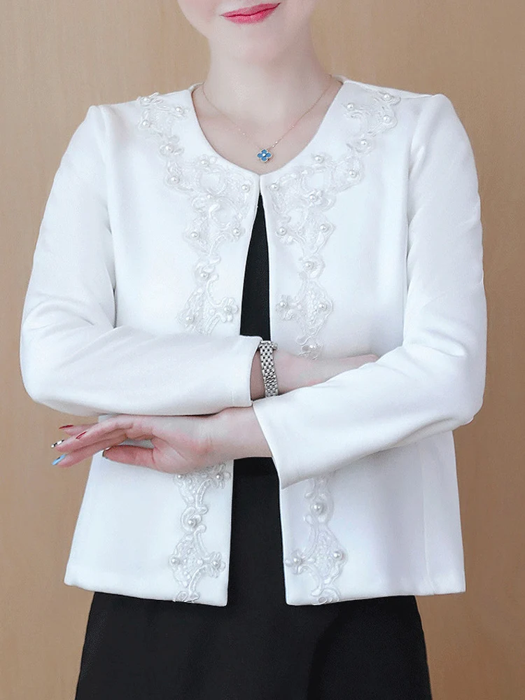 Куртка женская зимняя с длинным рукавом и бисером B888