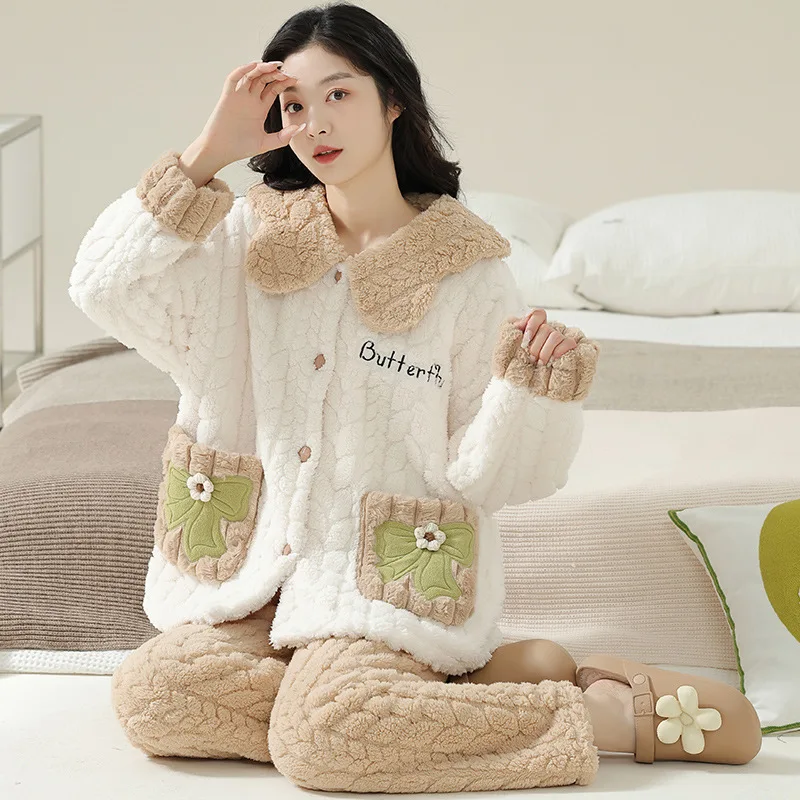 Можно носить на улице. Коралловые бархатные пижамы. Женский зимний комплект из