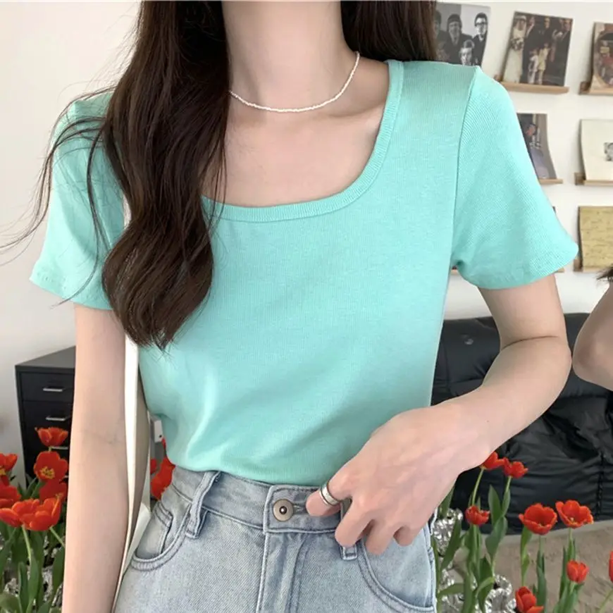 

Женская футболка с квадратным вырезом, коротким рукавом и квадратным вырезом