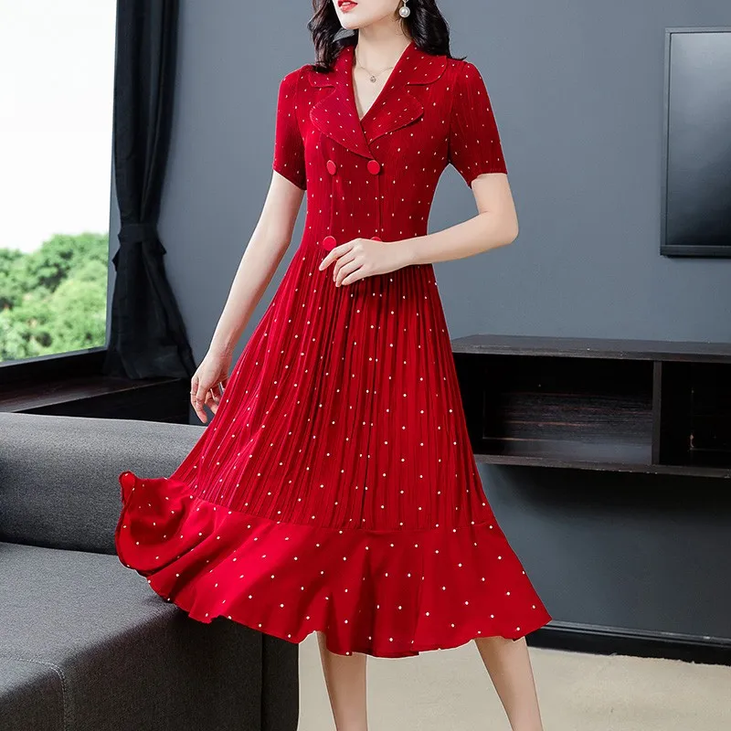 Женское винтажное офисное платье в горошек красное с черным покрытием стиле