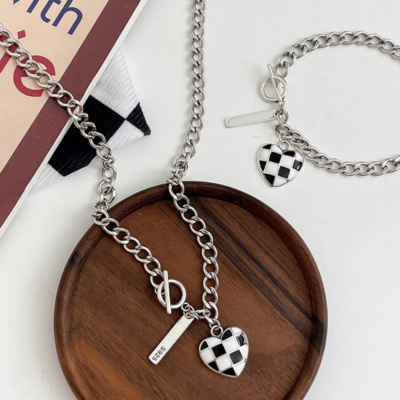 

Gothic Heart Pendant Choker Necklace for Women Girls Exaggerated Checkerboard Chain Necklace Bracelet Fashion Jewelry Party Gift