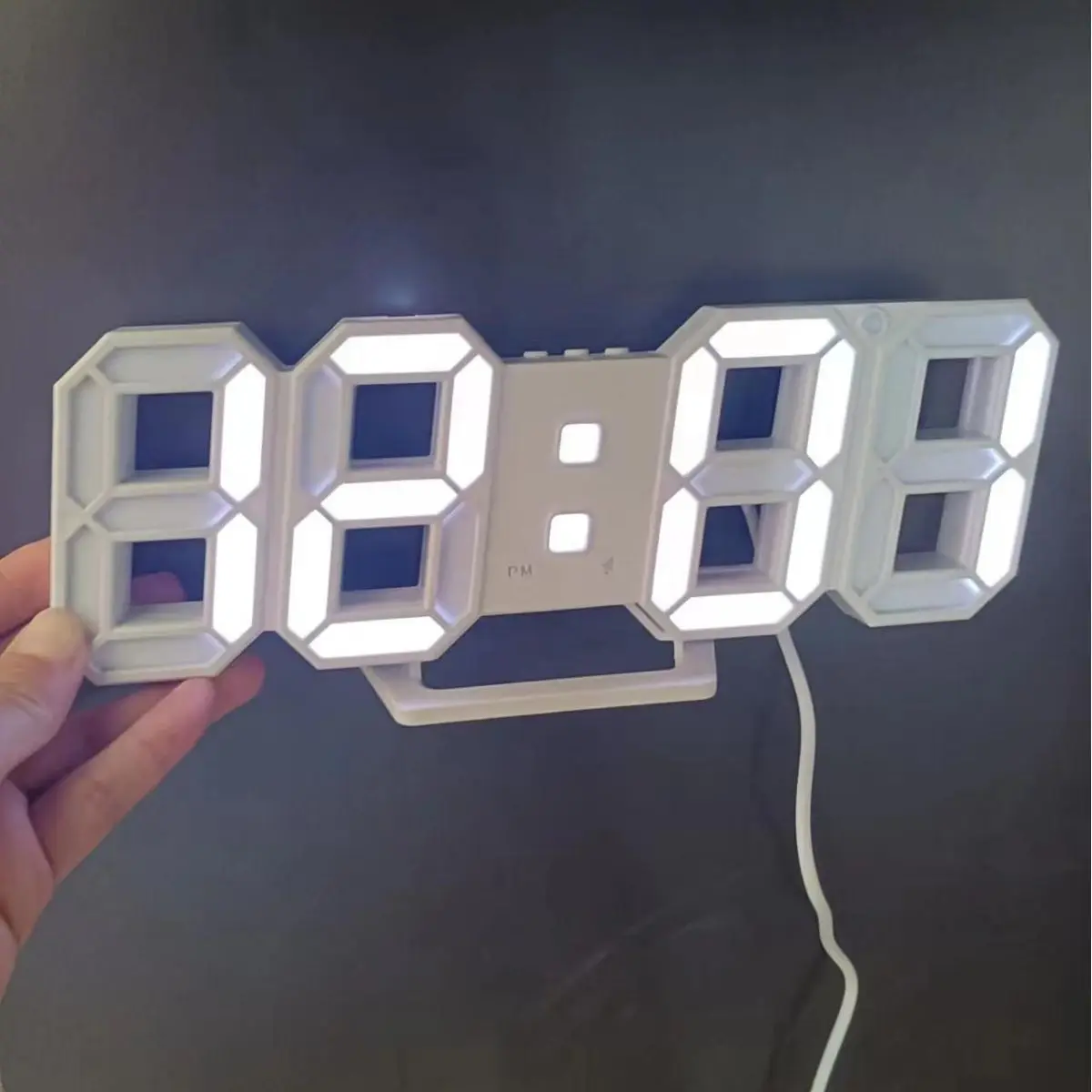 Светодиодные цифровые 3D настенные часы мягкий белый свет регулируемые