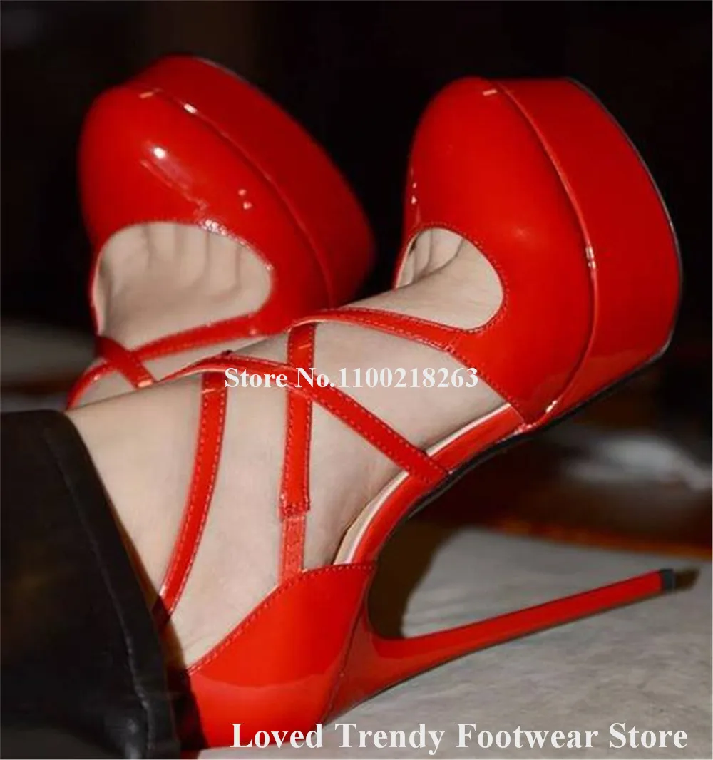 Туфли-лодочки из лакированной кожи с круглым носком на высокой платформе