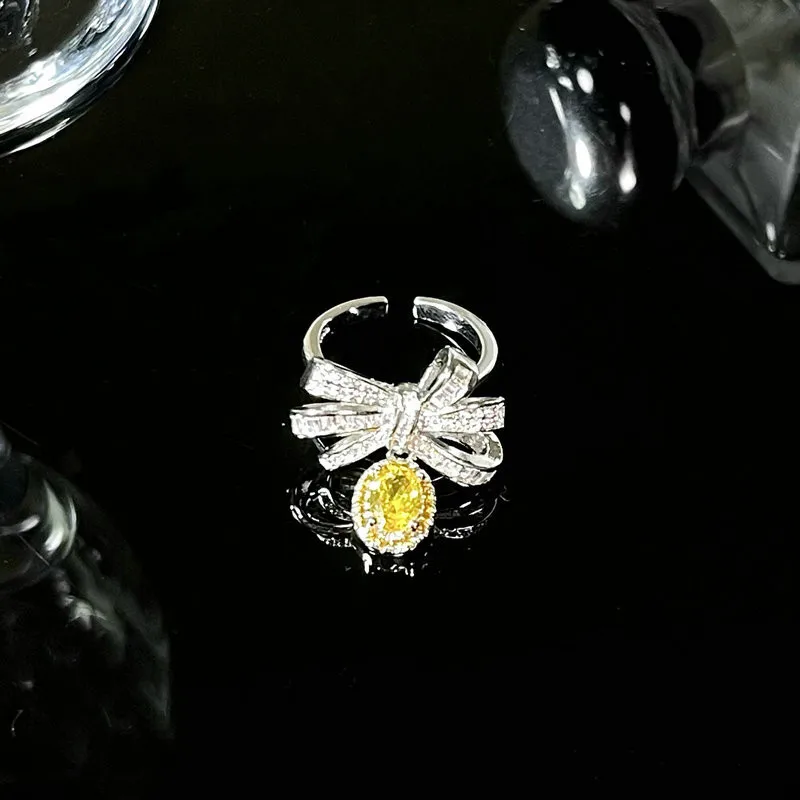 

Кольцо из серебра 925 пробы с натуральным Цирконом