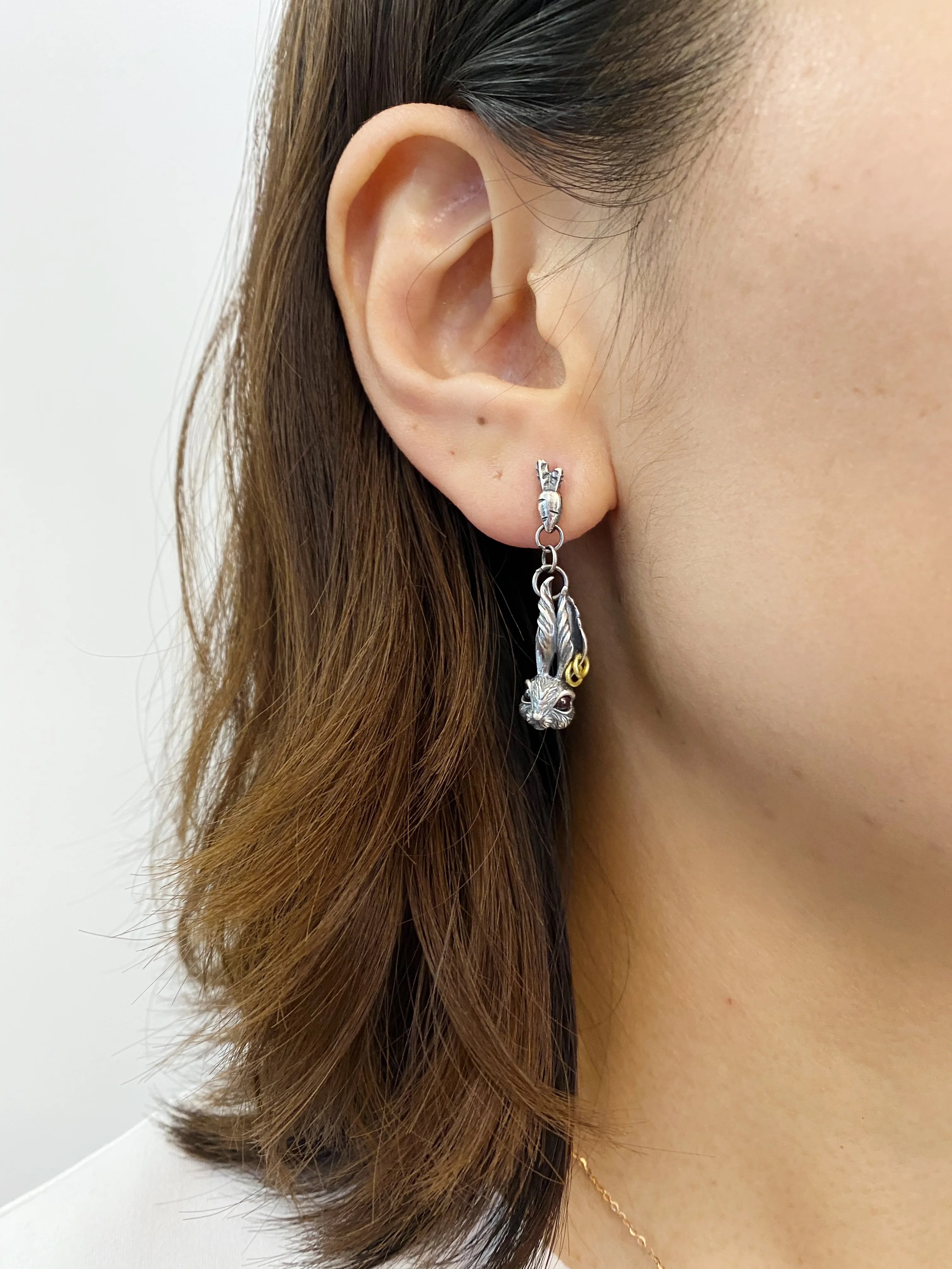 Модные милые серьги серебряного цвета с морковкой и кроликом супер крутые для