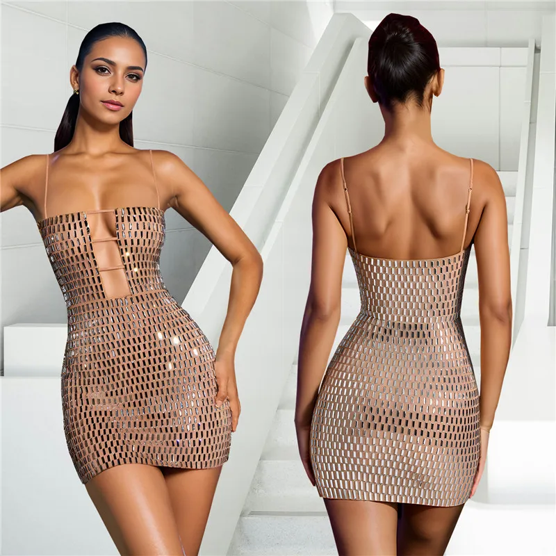 Сексуальное женское платье на тонких бретельках без рукавов с вырезами и