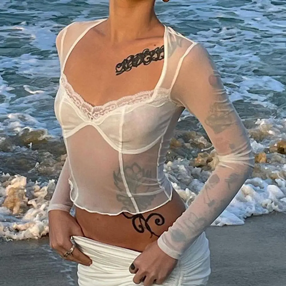 

Женская блузка с длинным рукавом и V-образным вырезом