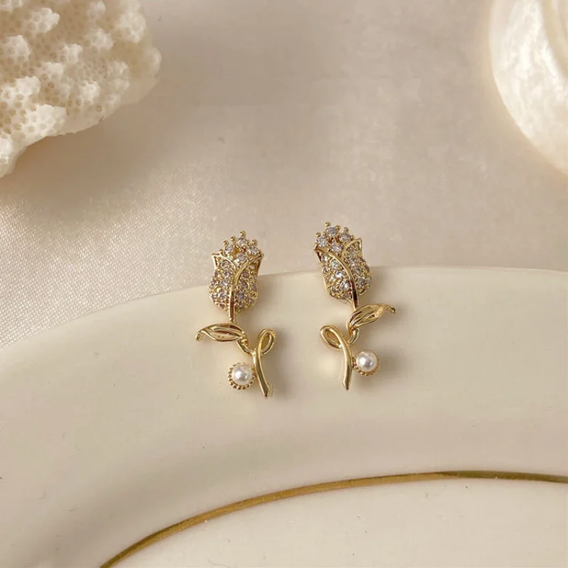 

Fashion Gold Color Tulip Flower Shape Small Earrings for Women Creative Party Vacation Jewelry Birthday Gift for Girls