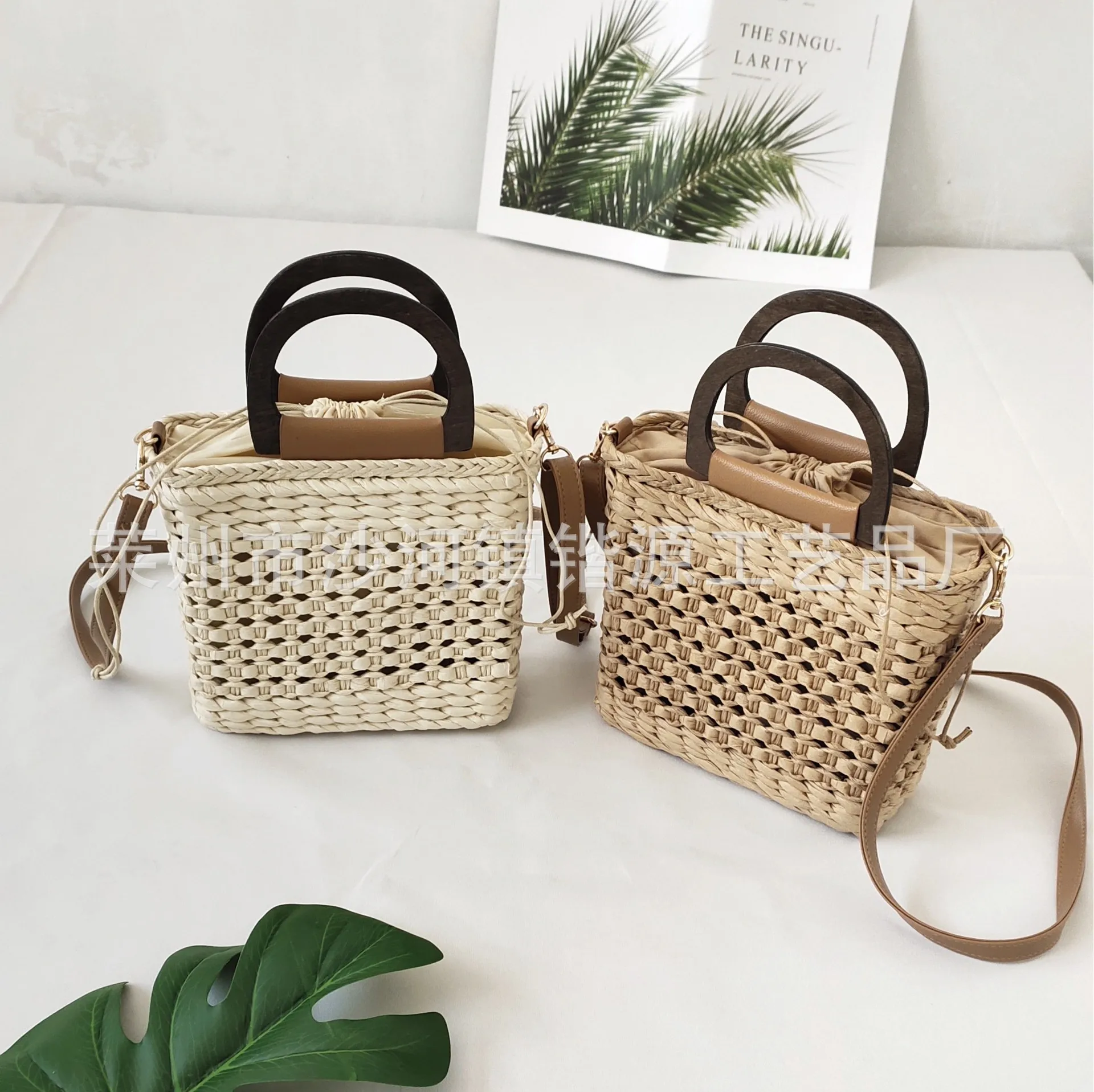 

Women's Shoulder Bag 2022 New Messenger Bag Retro Handmade Straw Bag Net Red Casual Hand-held Small Square Bag Photo Props