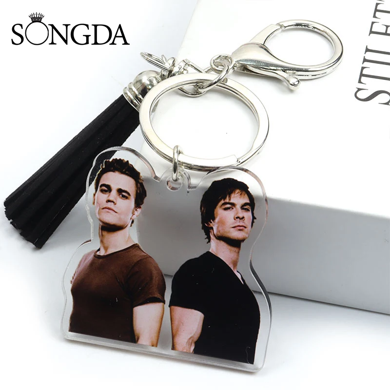 Дневники вампира брелок для ключей акриловая Елена Стэфан подвеска