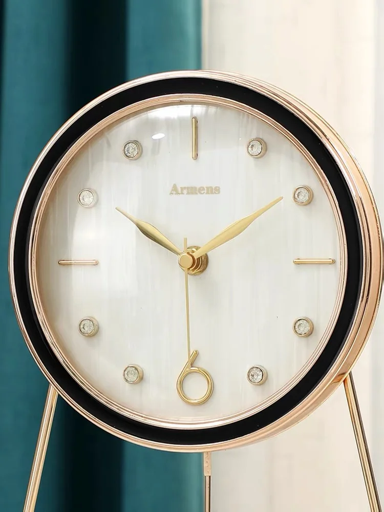 Роскошные креативные настольные золотые металлические бесшумные часы-качели