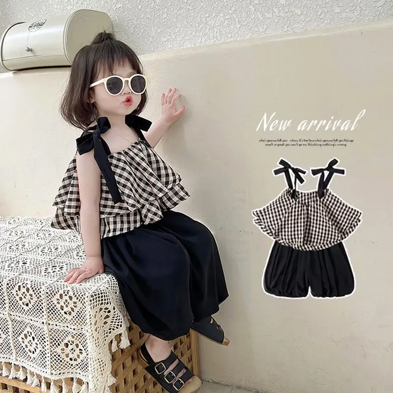 

Korean Version Kids Clothes for Girls Summer 2023 Fashion Sleeveless Plaid Tops Solid Shorts Two Piece Sets Fashion All-match