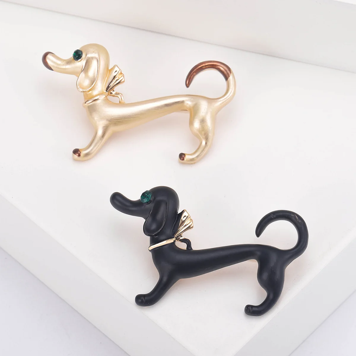 

Creative Cute Drop Oil Sausage Dog Animal Brooches For Women Man Clothes Suit Simple Fashion Brooch Accessory Jewelry Gifts