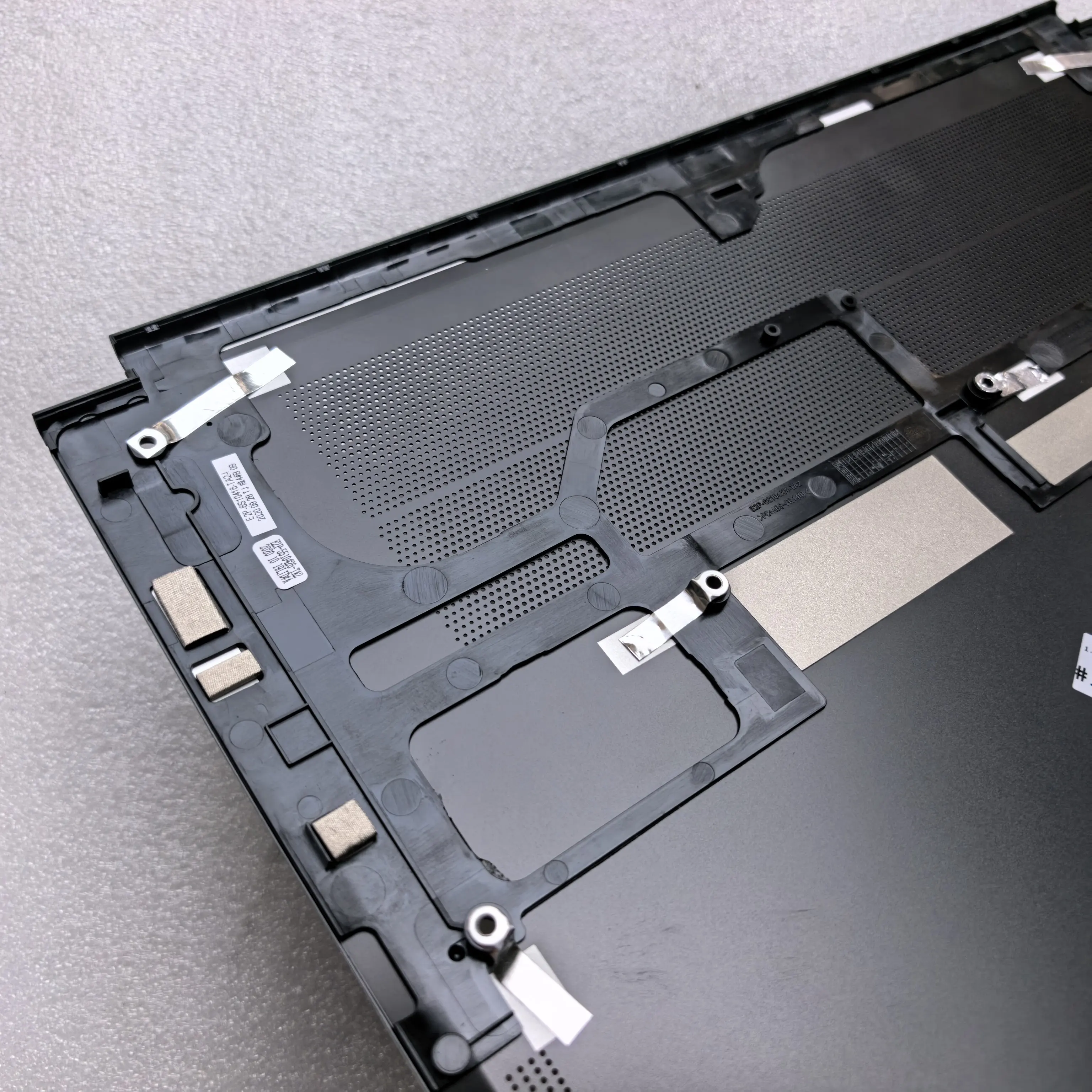 Новая нижняя крышка корпуса ноутбука для MSI Prestige M15 P15 MS-16S6 MS-16S7 16S8 307551D215 (art.: 3920d9f74cf24) - 3920d9f74cf24