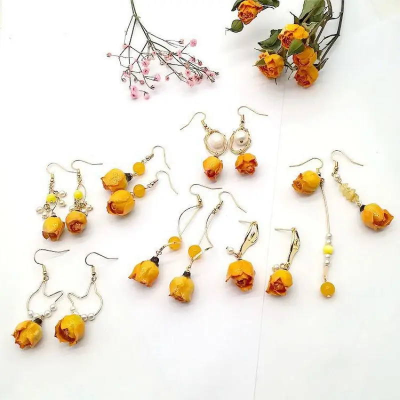 

Creative Natural Flower Earring Women Unique Yellow Rose Flower Pendant Earrings Elegant Real Rose Flower Long Drop Earring