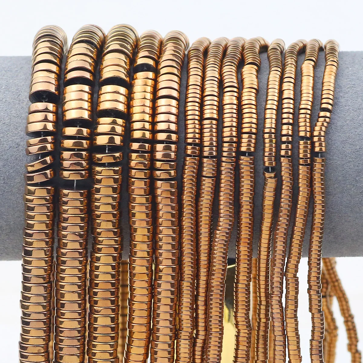 Плоские круглые натуральные камни с покрытием медного цвета гематитовые