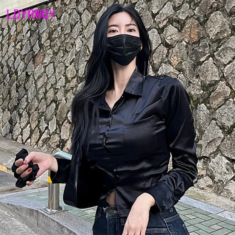 Женская атласная рубашка-поло с длинным рукавом и воротником-поло