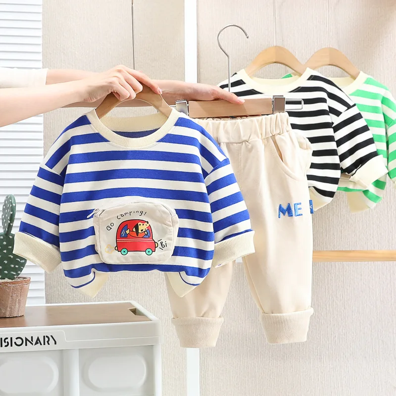 

Корейский весенний спортивный костюм для маленьких мальчиков, комплект из двух предметов, толстовка в полоску с карманами для автомобиля и спортивные штаны, одежда для маленьких мальчиков, 2023