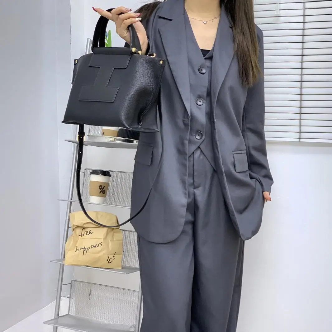 Женская сумка через плечо дизайнерская роскошная брендовая большой вместимости